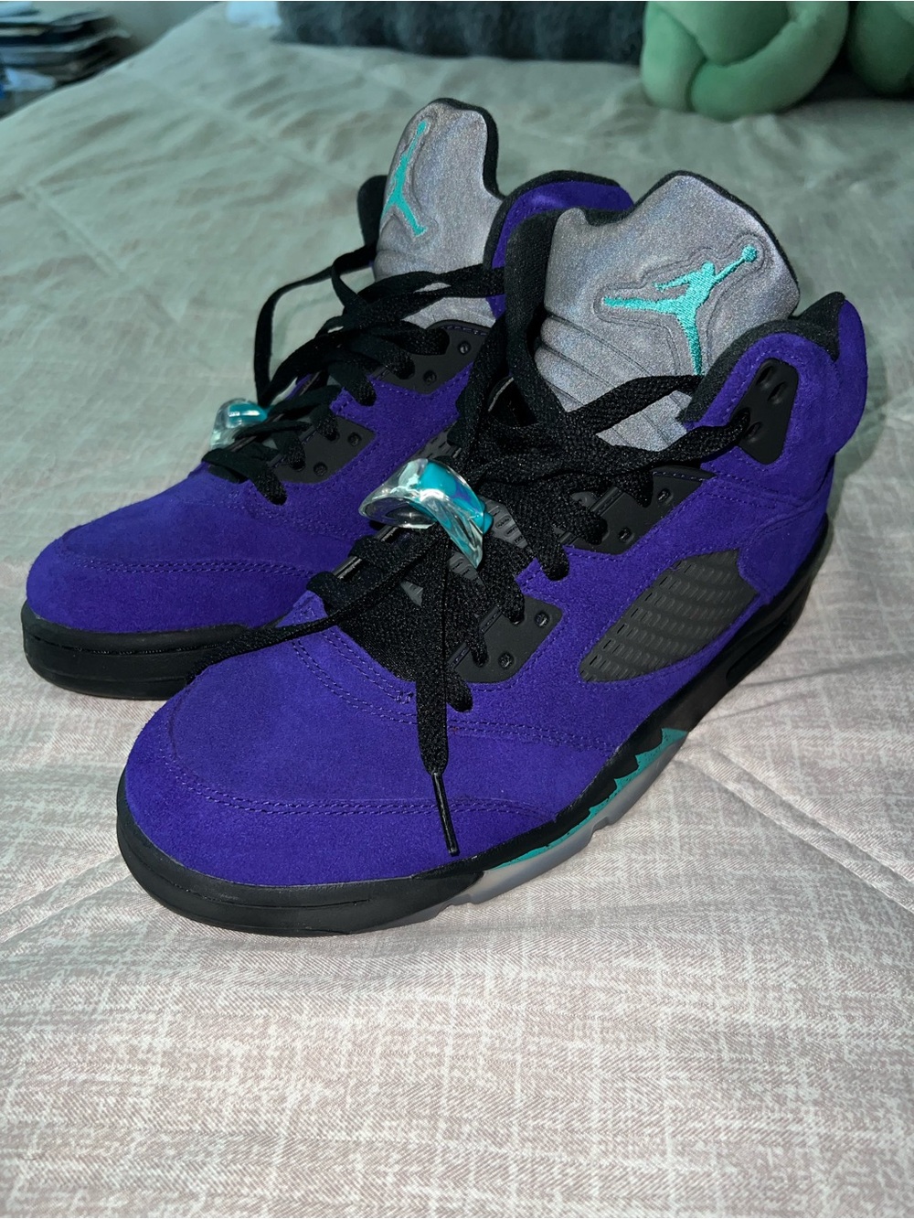 Size 8.5 - Jordan 5 Retro Alternate Grape / GOOD CONDITION / SHIPS SAME DAY !